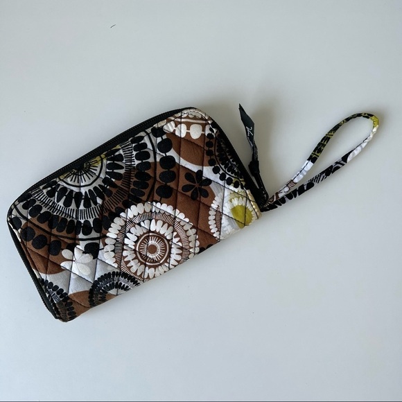 VERA Bradley Wallet with Wrist Strap - Picture 1 of 6